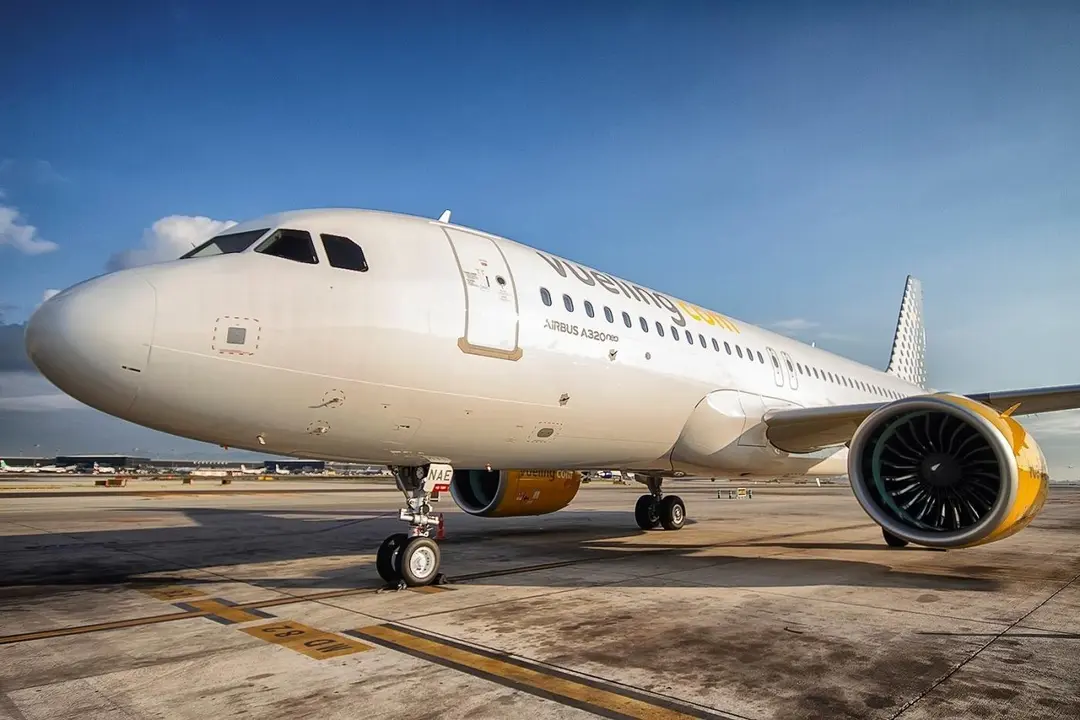 Avi&oacute;n de Vueling. - VUELING - Archivo