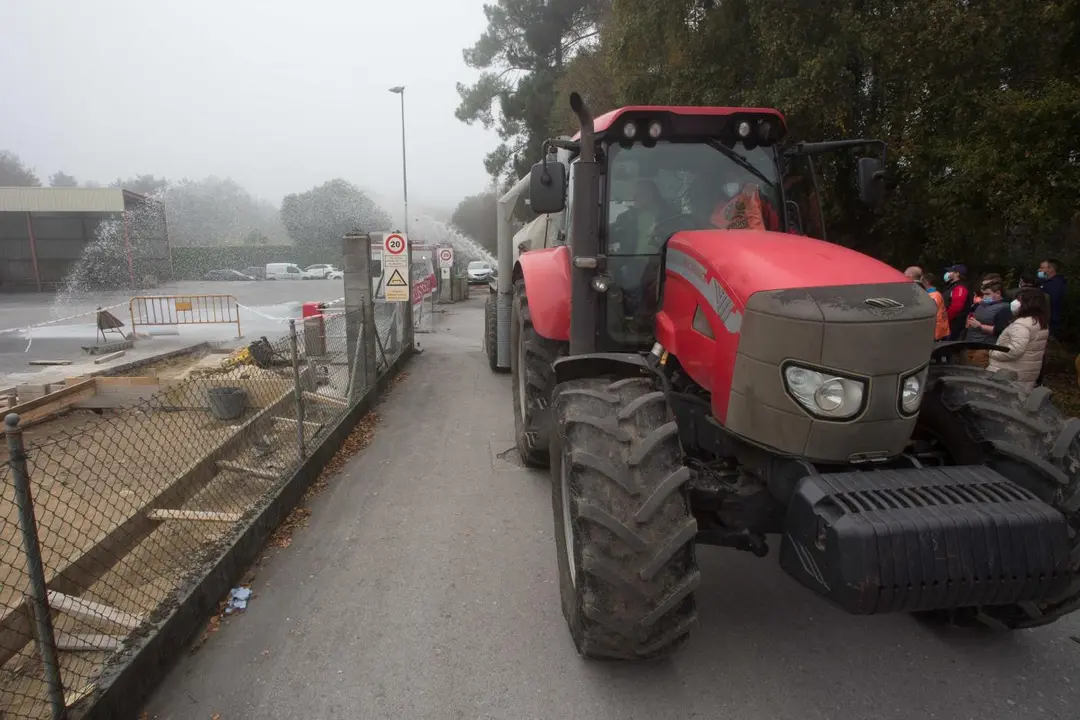 Un tractor en una concentraci&oacute;n del sector l&aacute;cteo. - Europa Press