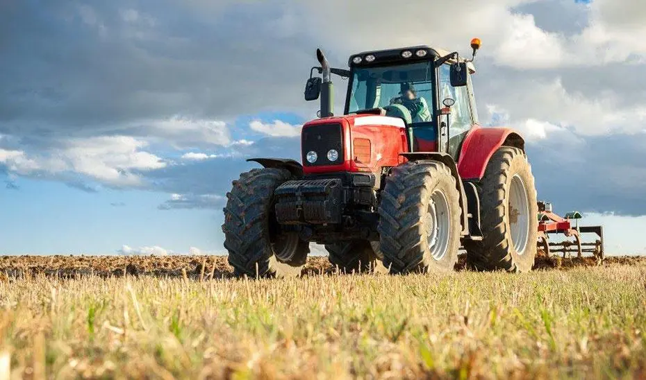 Imagen de archivo de un tractor. - EP