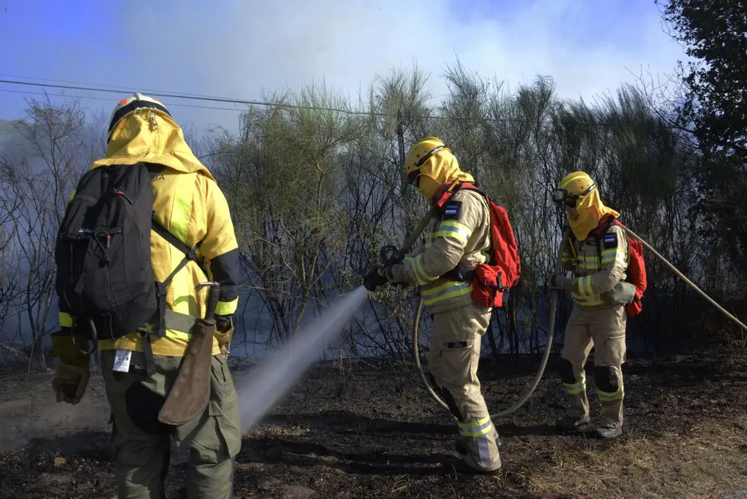 Bomberos en Ourense. - EP