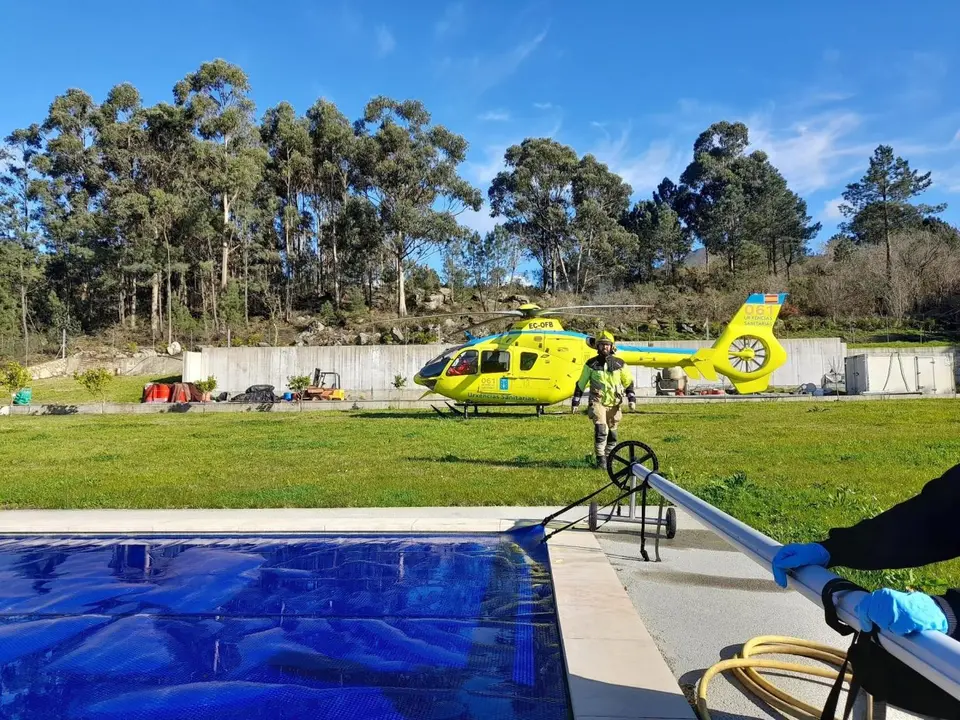 Rescate de un parapentista en Porto do Son - CONSORCIO CONTRA INCENDIOS E SALVAMENTO A CORU&Ntilde;A
