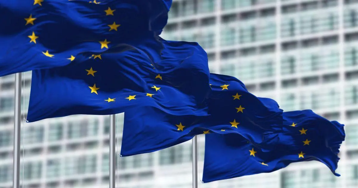 Banderas de la UE. - 123RF/rarrarorro