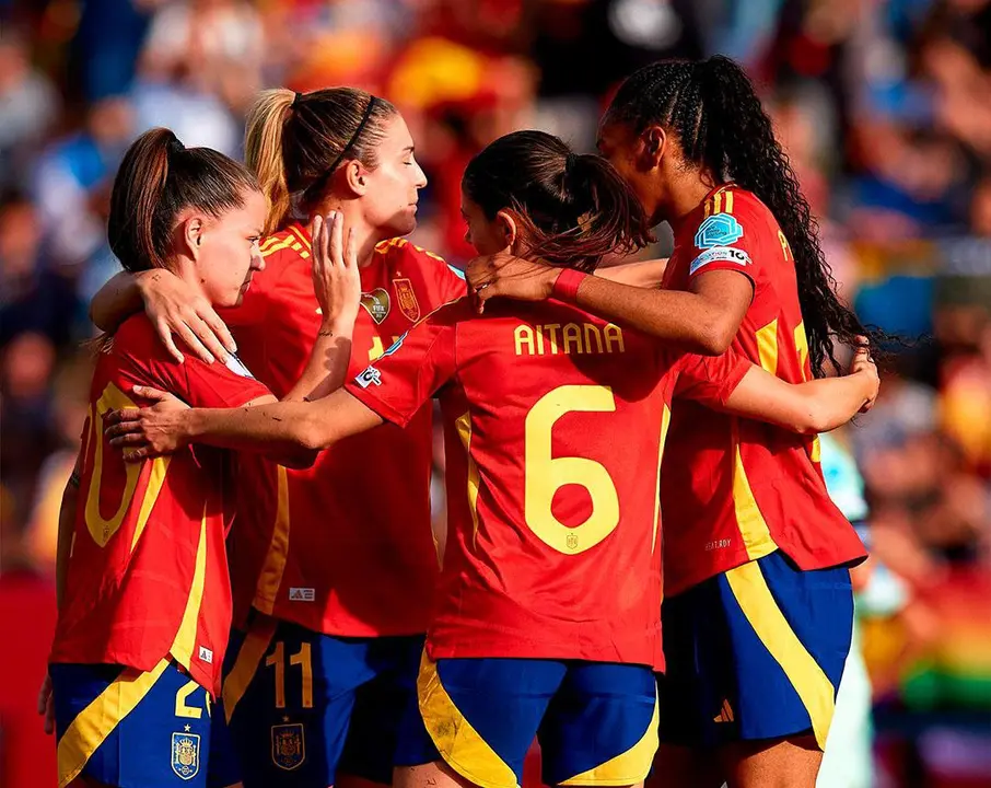 Espa&ntilde;a celebra uno de sus goles a Portugal en Bala&iacute;dos. - @SEFutbolFem / X
