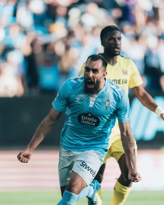 Borja Iglesias celebra su gol en el Celta-Villarreal. - @RCCelta / X