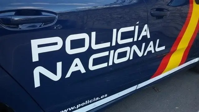 Polic&iacute;a Nacional. - EP