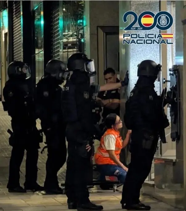Actuaci&oacute;n policial ante el intento de suicidio | Europa Press