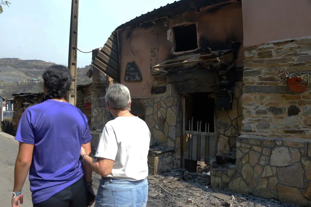 Vista tras el incendio en San Vicente de Leira. | Europa Press.