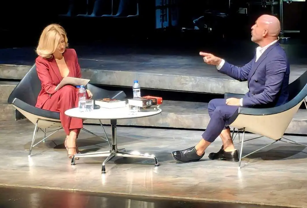 Jaime de los Santos en la presentaci&oacute;n de su libro. | Servimedia