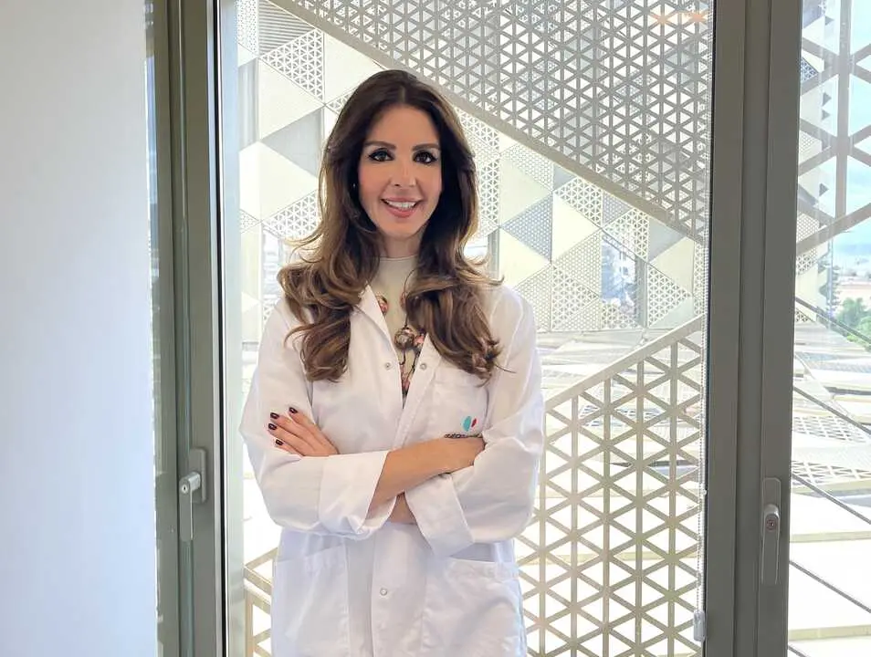 La doctora Victoria Jim&eacute;nez, especialista de la Unidad de Medicina Est&eacute;tica del Hospital Quir&oacute;nsalud C&oacute;rdoba. | Q.C.