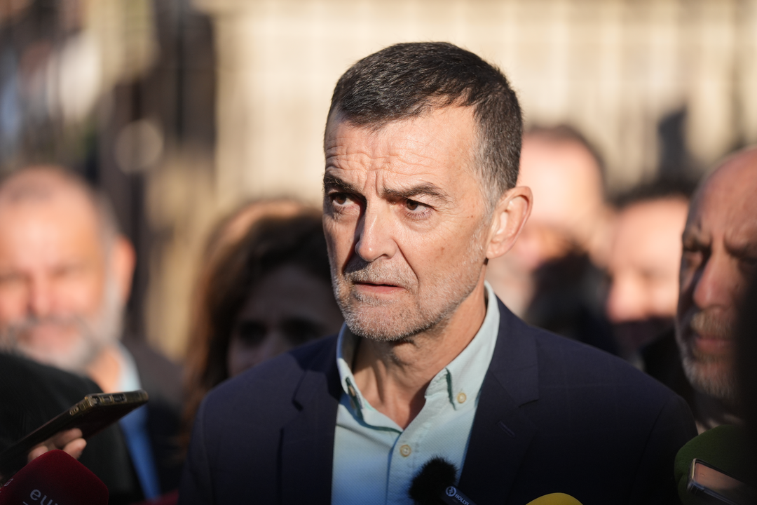 El coordinador federal de Izquierda Unida (IU) atiende a los medios para informar de su candidatura de Por Andaluc&iacute;a a la Presidencia de la Junta de Andaluc&iacute;a en 2026 | Joaquin Corchero / Europa Press
