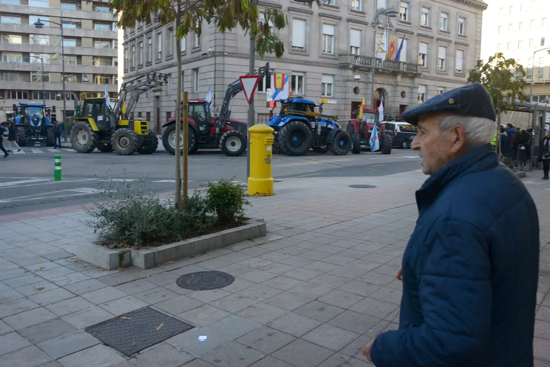 Tractora en Ourense ante la Subdelegaci&oacute;n del Gobierno, a 29 de diciembre de 2025
- ROSA VEIGA - EUROPA PRESS