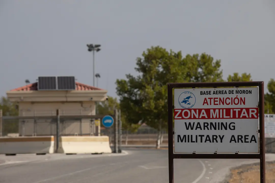 Exterior de la base militar de Mor&oacute;n. | Europa Press.
