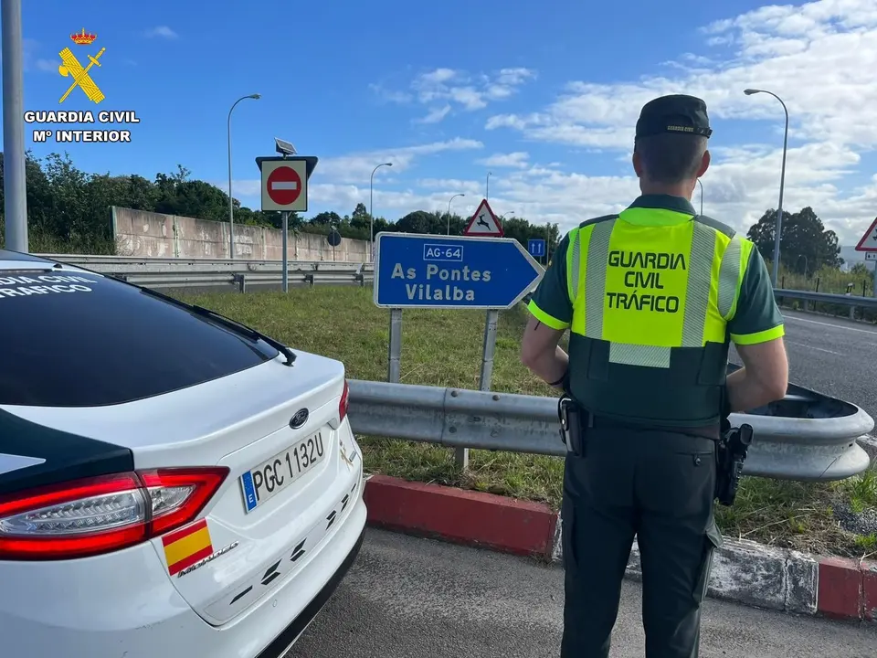 Patrulla de la Guardia Civil de Tr&aacute;fico del destacamento de Ferrol. | Europa Press.