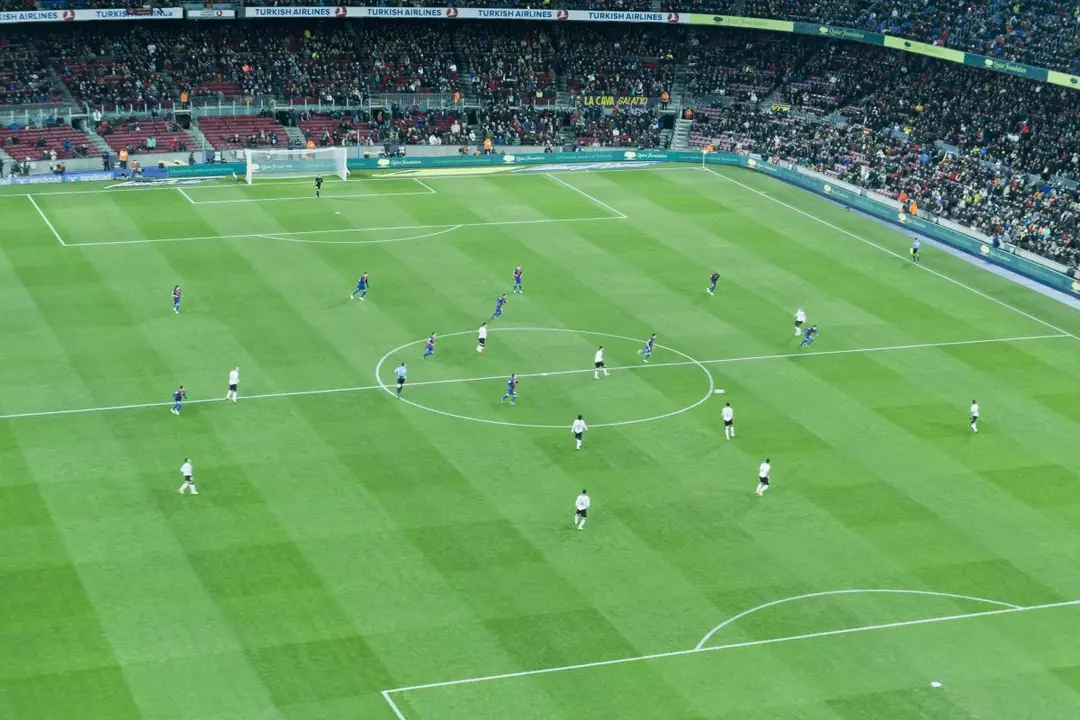 Partido de f&uacute;tbol | Foto de 123RF/againza