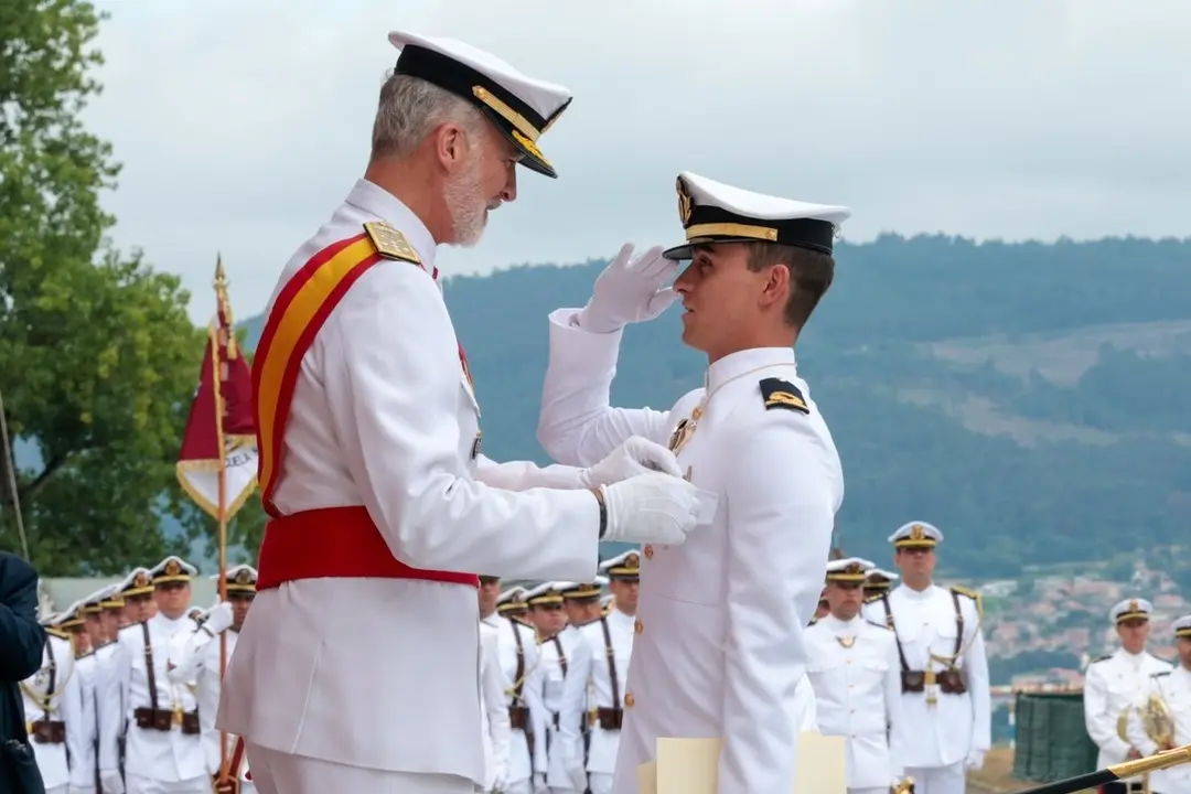 Felipe VI entrega los reales despachos. | Europa Press.