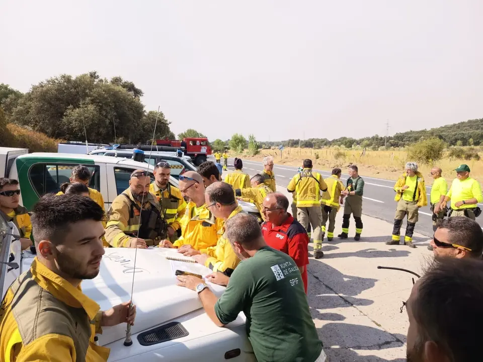 Equipos gallegos movilizados a los incendios forestales de &Aacute;vila. | Europa Press.
