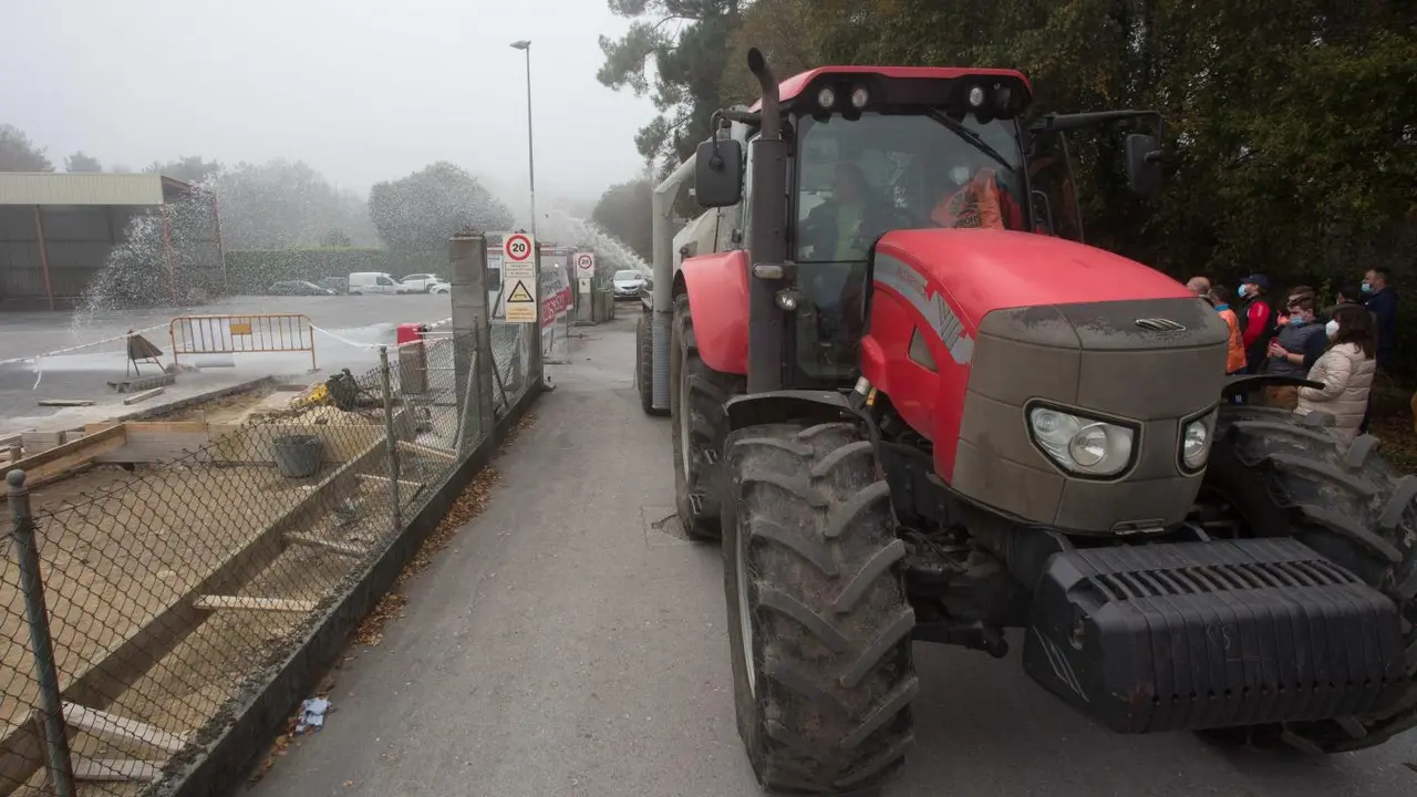 Un tractor en una concentraci&oacute;n del sector l&aacute;cteo. - Europa Press