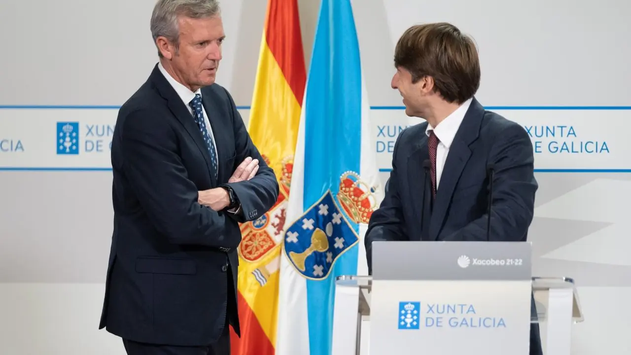 El presidente de la Xunta y el conselleiro de Facenda, Miguel Corgos. - Europa Press