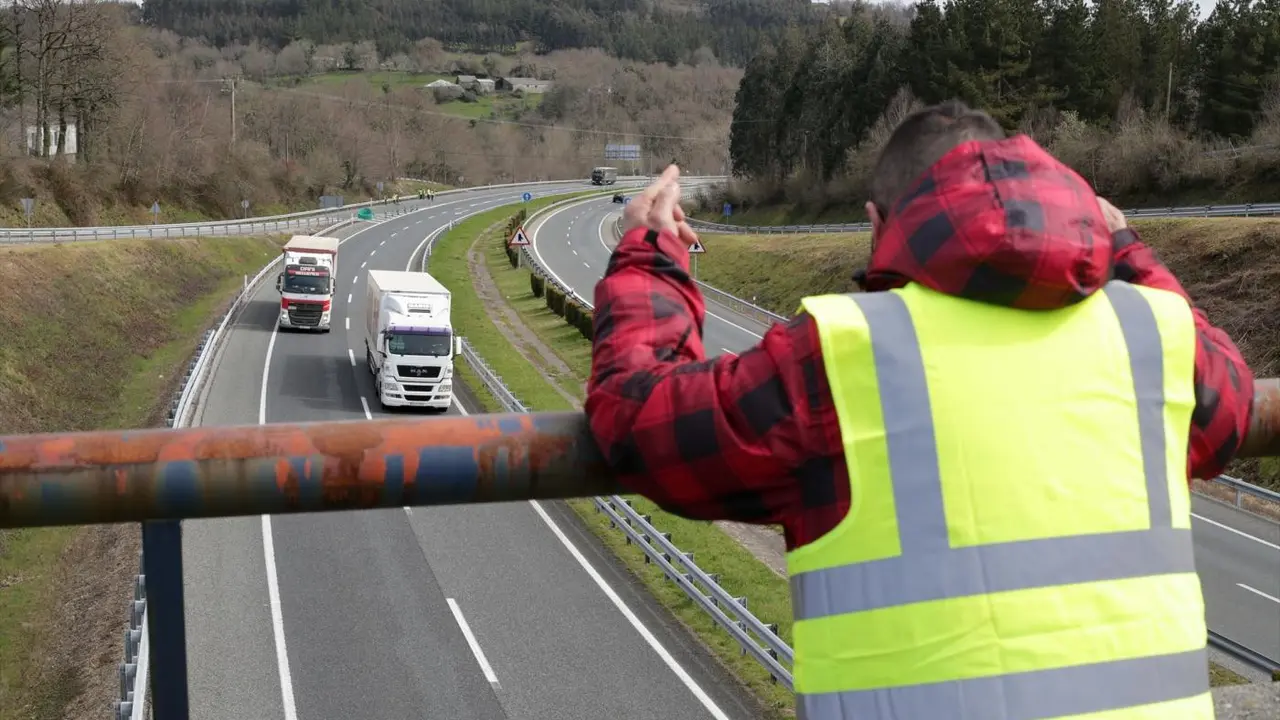 huelga de transportes en galicia. - ep