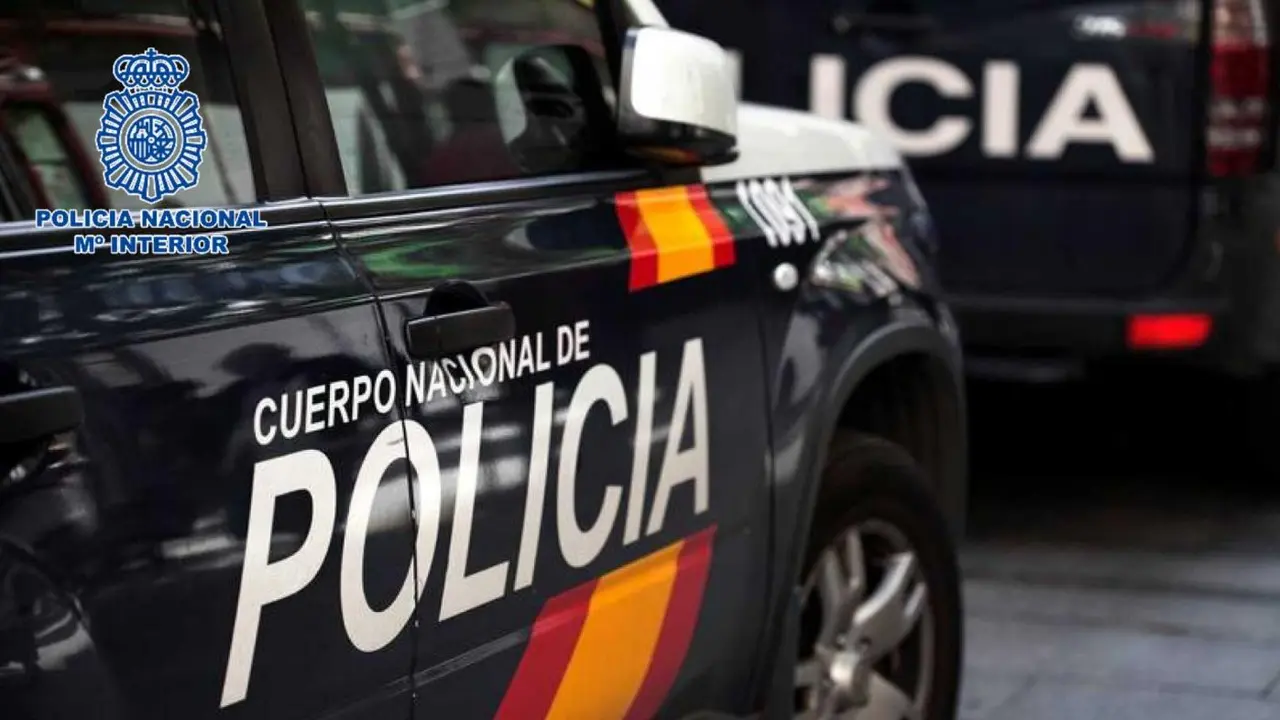 Veh&iacute;culo policial. - CNP