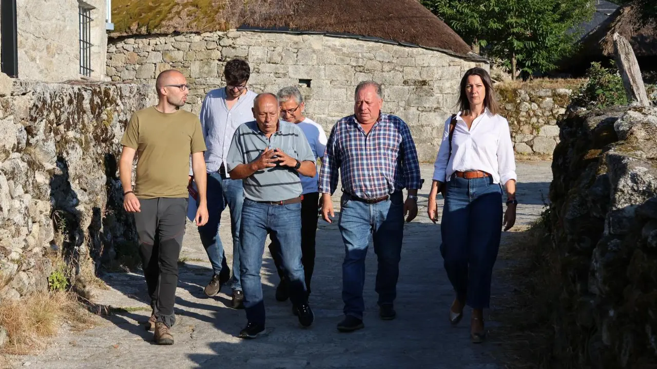 Lara M&eacute;ndez en su visita a la cooperativa. - PSdeG