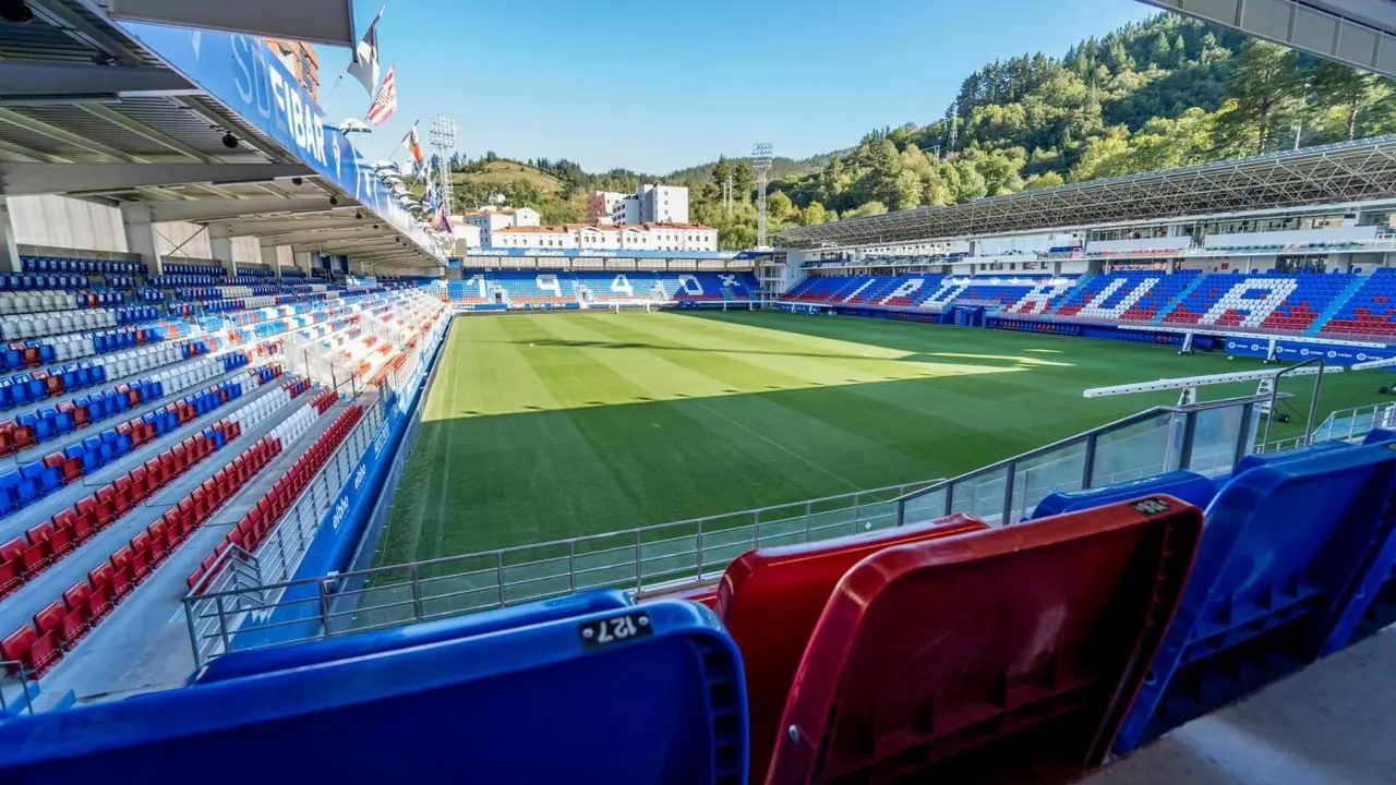 Estadio de Ipurua. - Eibar