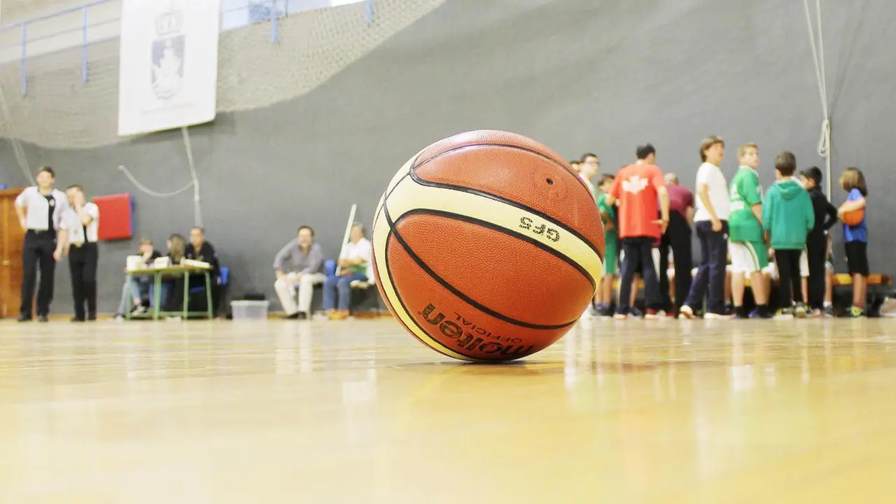 Bal&oacute;n de baloncesto. - Ra&uacute;l J. Bustillos / AI