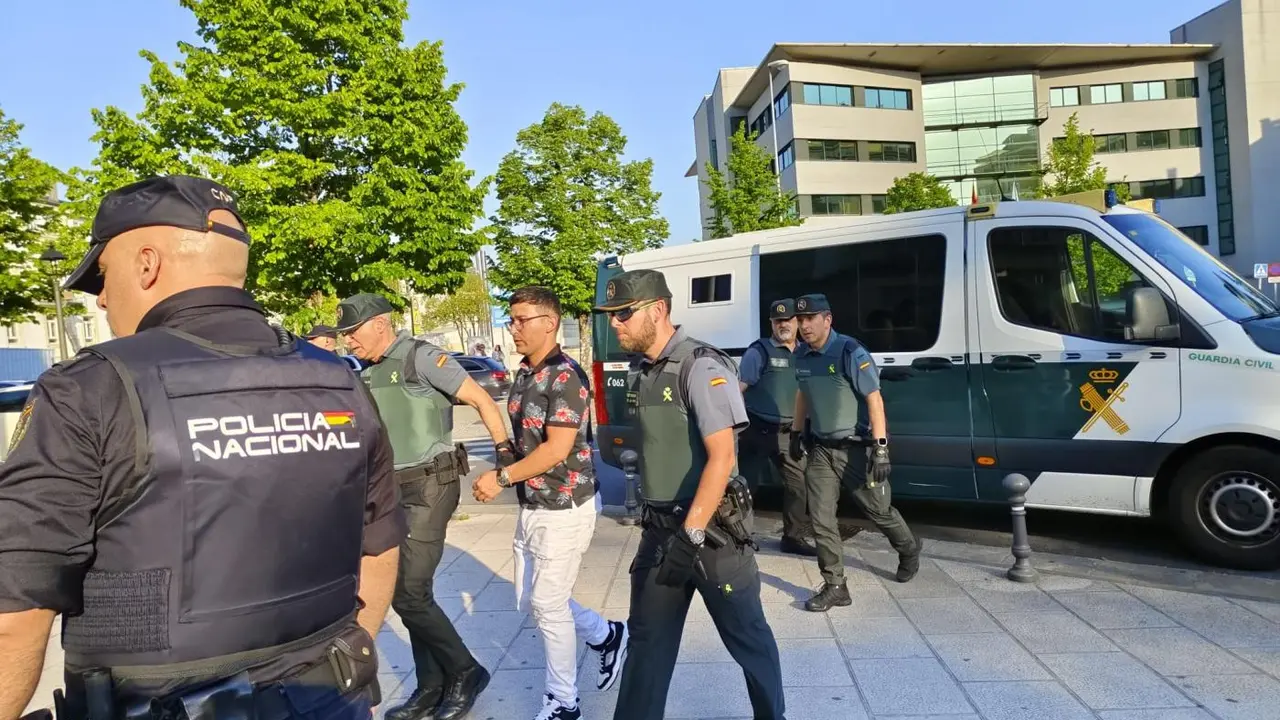 El acusado llegando al juzgado. - EP
