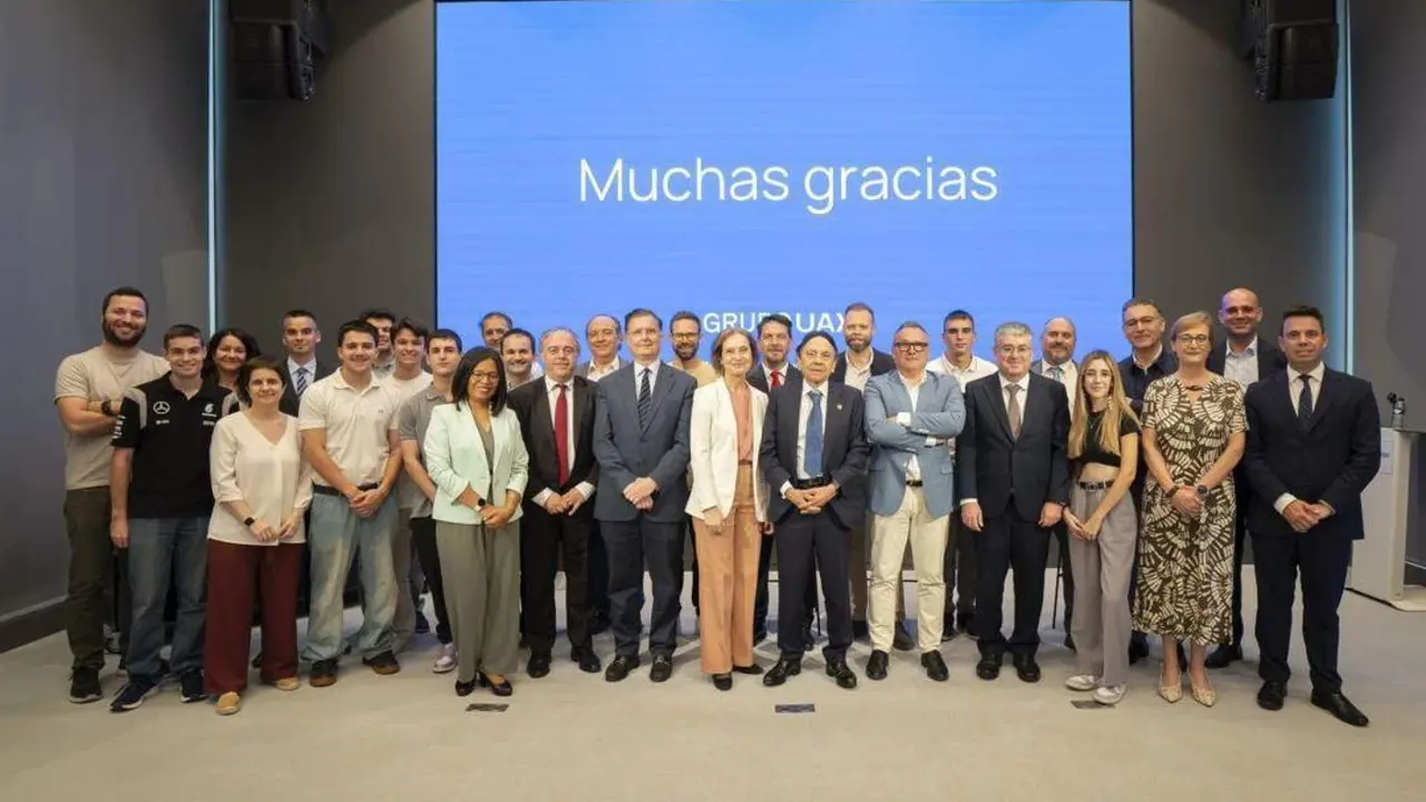 Representantes de las empresas que forman parte del Liquid Studio. - UAX
