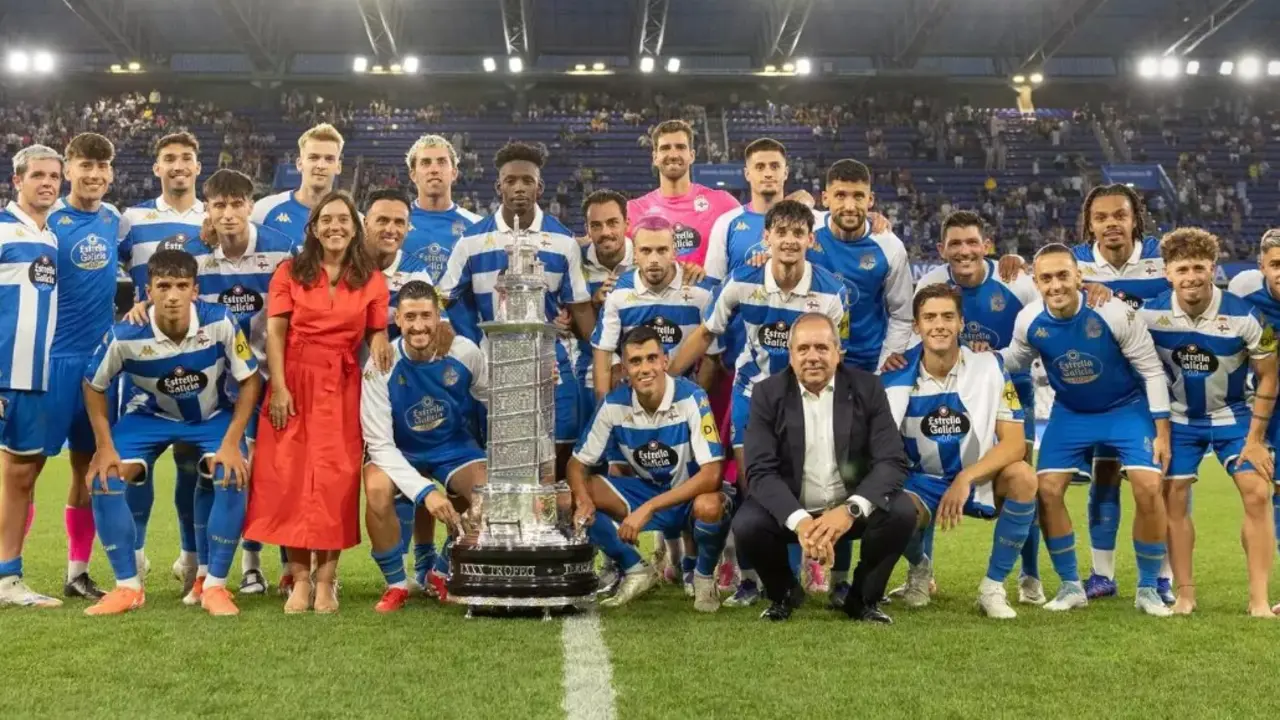 El D&eacute;por, con el trofeo Teresa Herrera | rcdeportivo.es