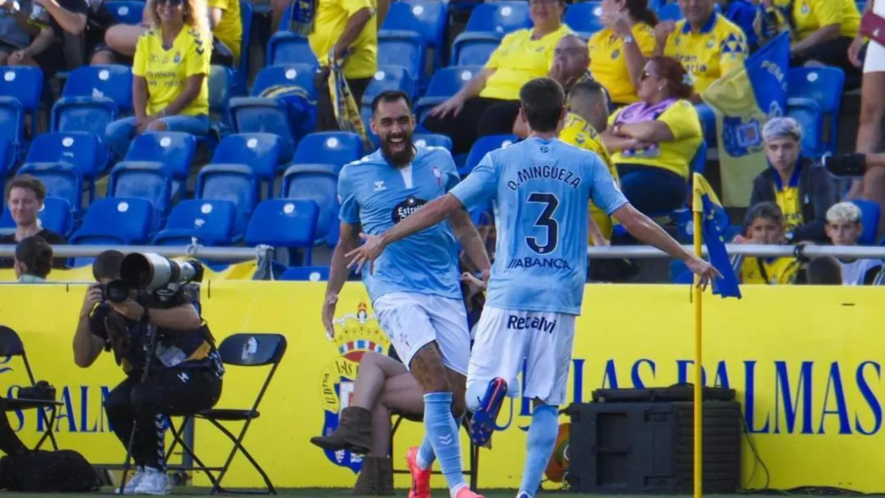 El delantero del Celta Borja Iglesias celebra un gol | EFE / &Aacute;ngel Medina G.