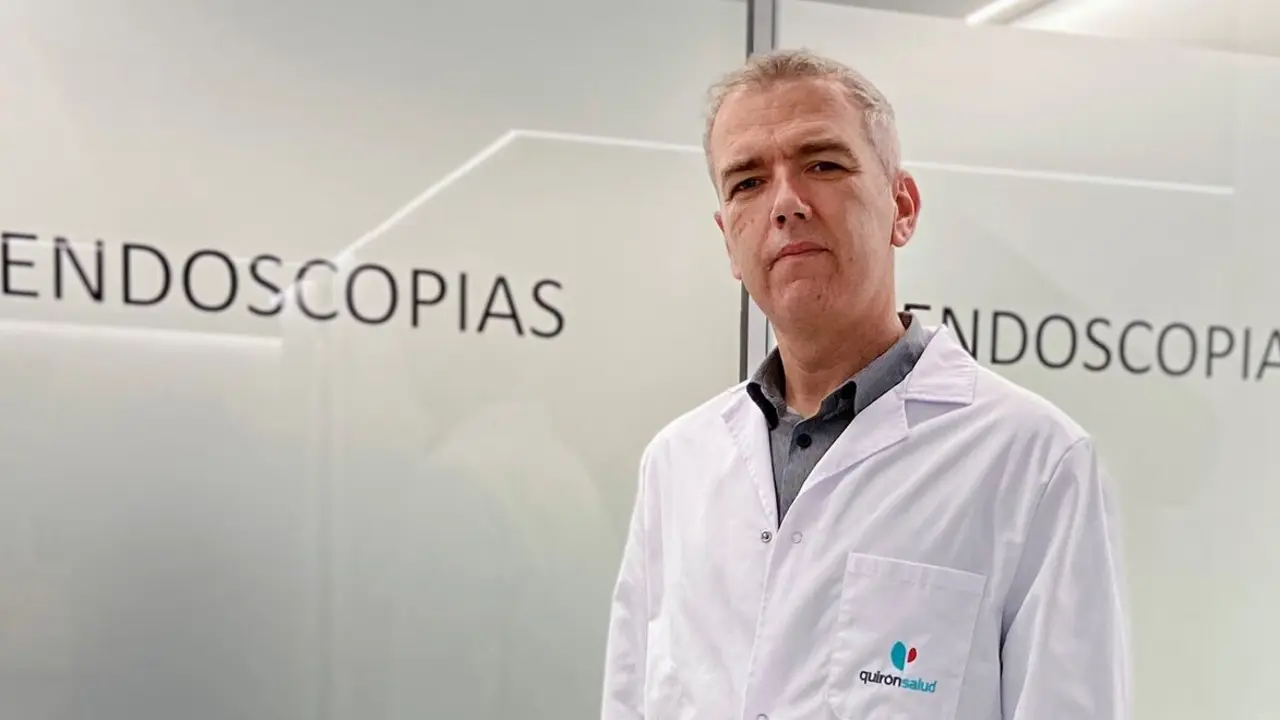 El doctor Andr&eacute;s S&aacute;nchez Yag&uuml;e. | Quir&oacute;nsalud