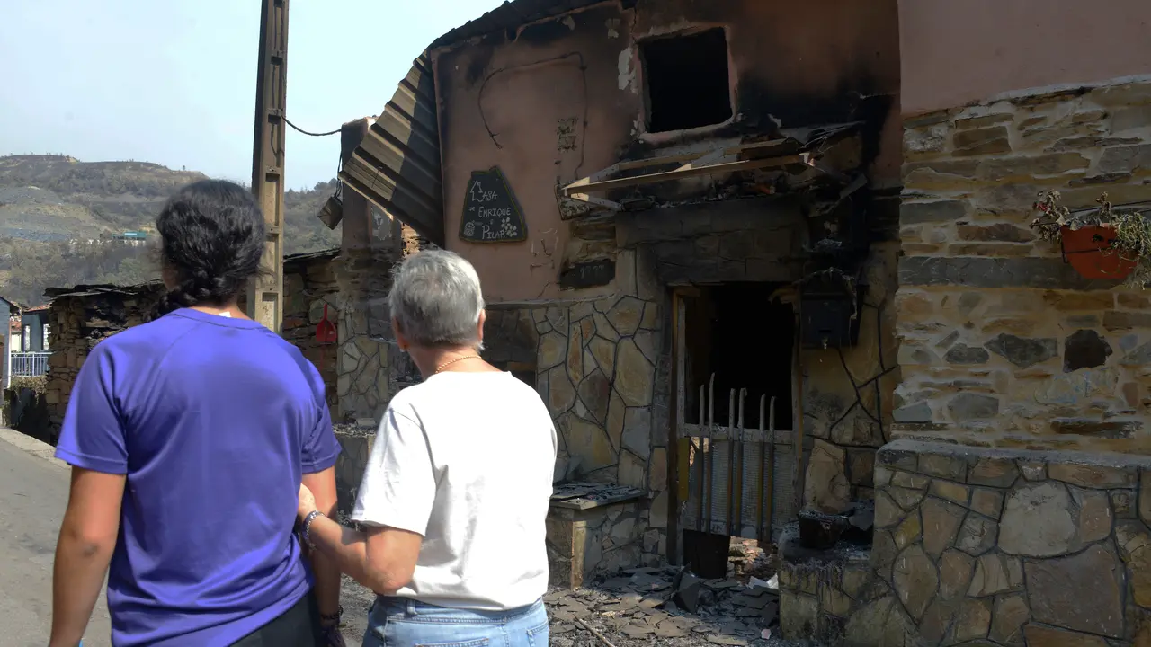 Vista tras el incendio en San Vicente de Leira. | Europa Press.