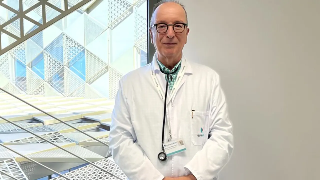 El doctor Luis Manuel Entrenas, jefe de servicio de Neumolog&iacute;a del Hospital Quir&oacute;nsalud C&oacute;rdoba. | Quir&oacute;nsalud