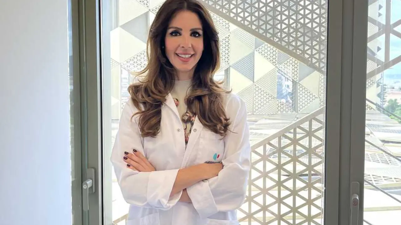 La doctora Victoria Jim&eacute;nez, especialista de la Unidad de Medicina Est&eacute;tica del Hospital Quir&oacute;nsalud C&oacute;rdoba. | Q.C.