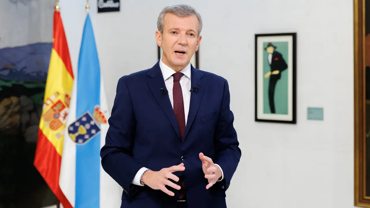 El presidente de la Xunta, Alfonso Rueda, durante la grabaci&oacute;n del mensaje de Fin de A&ntilde;o de 2025. Museo Provincial (Pontevedra)
- XUNTA DE GALICIA
