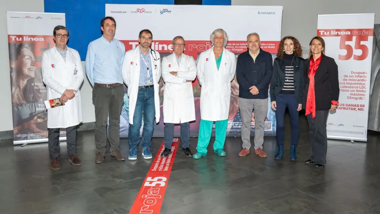 Foto de familia de la presentaci&oacute;n de la iniciativa | Foto de Hospital de Valdecilla