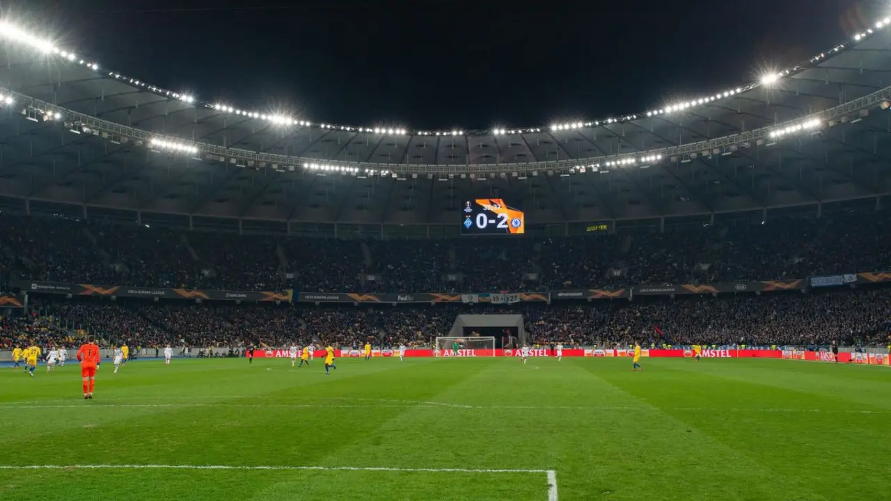 Partido de f&uacute;tbol | Foto de 123RF/vitleo