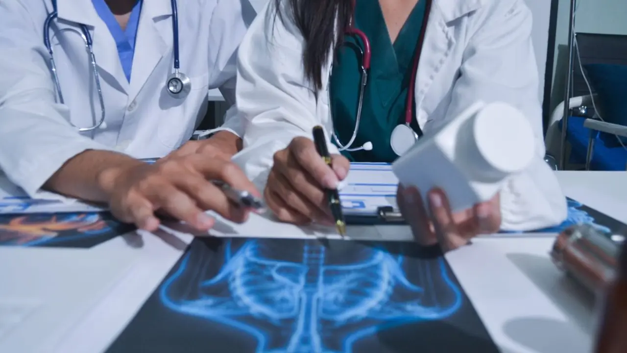 M&eacute;dicos | Foto de 123RF/armmypicca