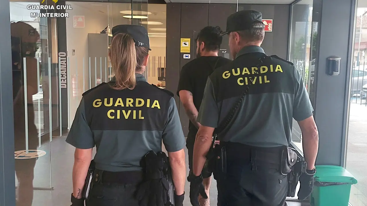 La Guardia Civil detuvo en Tui (Pontevedra) a un hombre de 30 a&ntilde;os. | Europa Press.