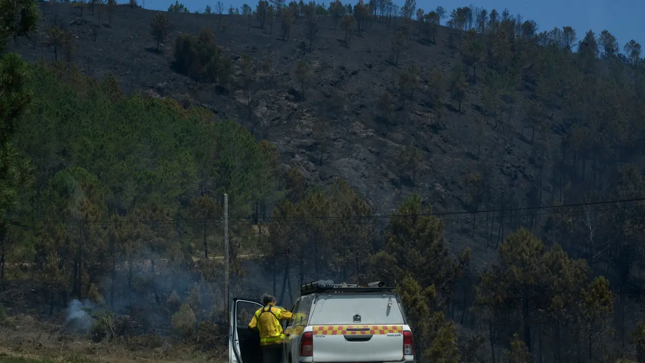 Segundo d&iacute;a del incendio de Bobor&aacute;s. | Europa Press.