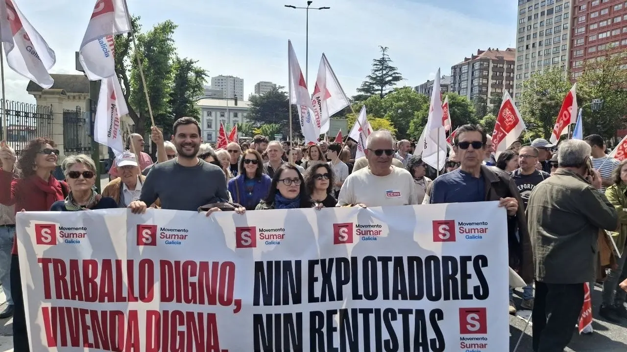 El secretario xeral de Sumar Galicia, Paulo Carlos L&oacute;pez, participa en la movilizaci&oacute;n de UGT y CCOO con motivo del 1 de Mayo. | Europa Press