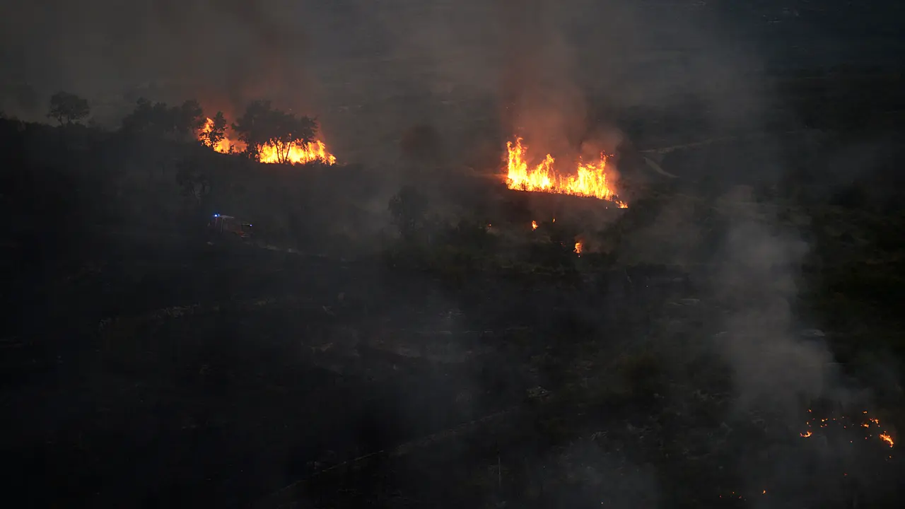 Incendio procedente de Portugal, a 17 de julio de 2022, en O&iacute;mbra. | Europa Press