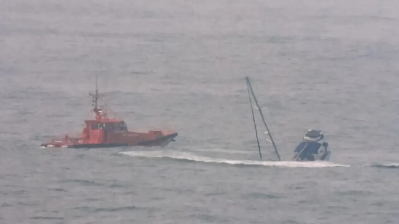 Hundimiento del velero Idem tras interacci&oacute;n con orcas frente a Estaca de Bares. | Europa Press.